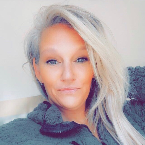 Meet your Posher, Amy - Picture 1 of 1